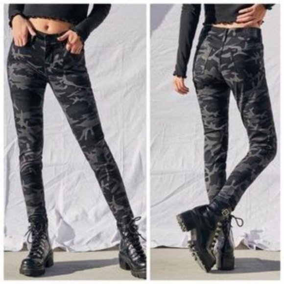 Levi's Denim - NWT Levi’s 711 Skinny Ankle Jeans 10 / 30 Camo